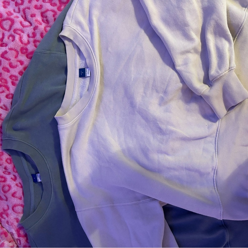 Old Navy Cream Sweatshirt